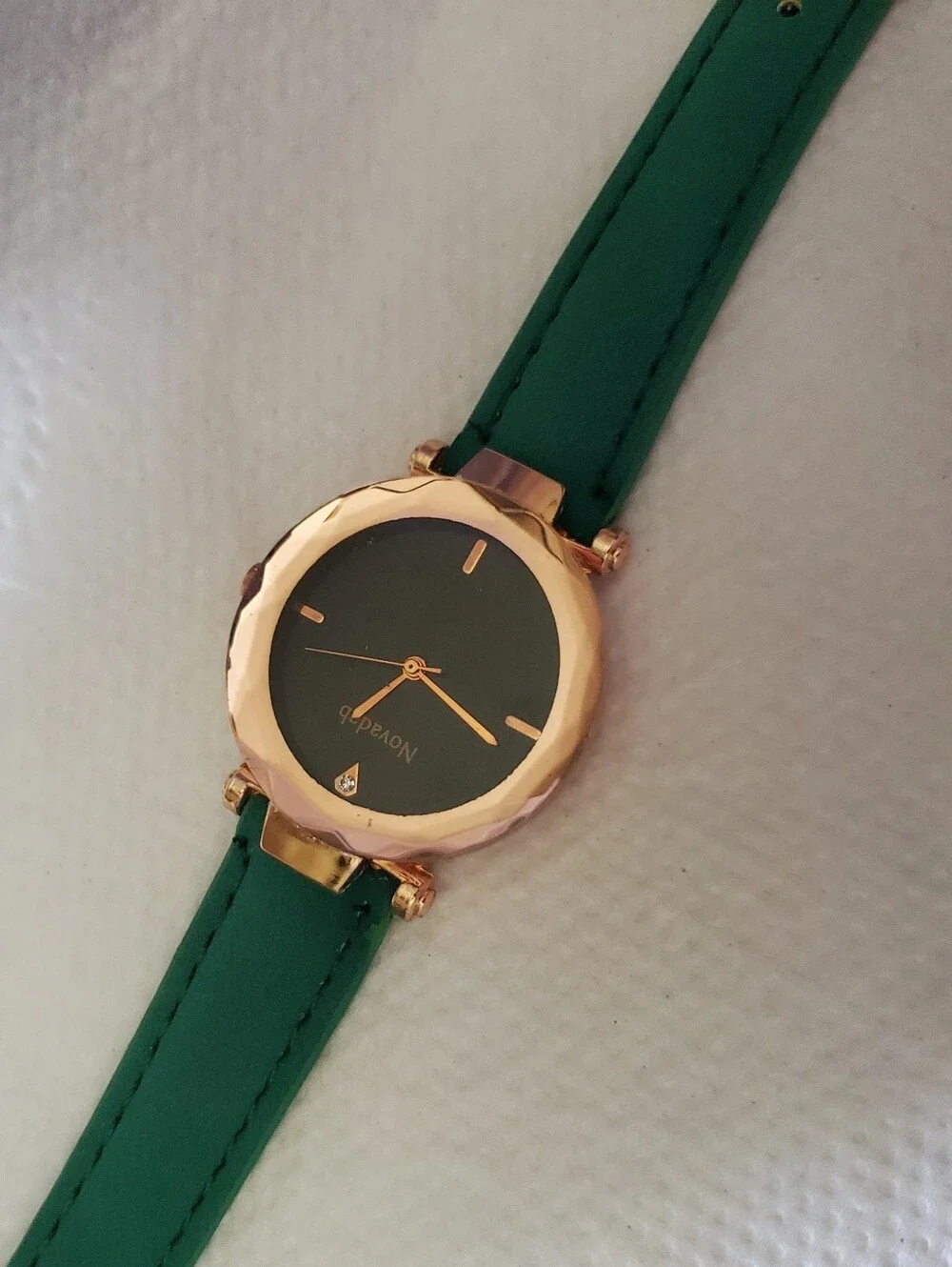 Novadab Ladies Quartz Sporty Watch-Rose Gold & GREEN- New-Fully Functional